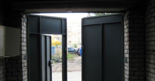 Купить гаражные ворота распашные Балаково, цена от 3915 руб.